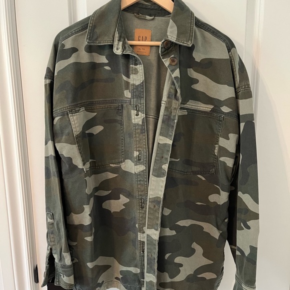 Gap Camo Overshirt Size XL - Picture 2 of 4